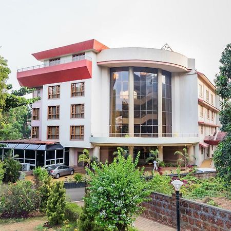 Chances Resort And Casino An Indy Resort Panaji Exterior foto